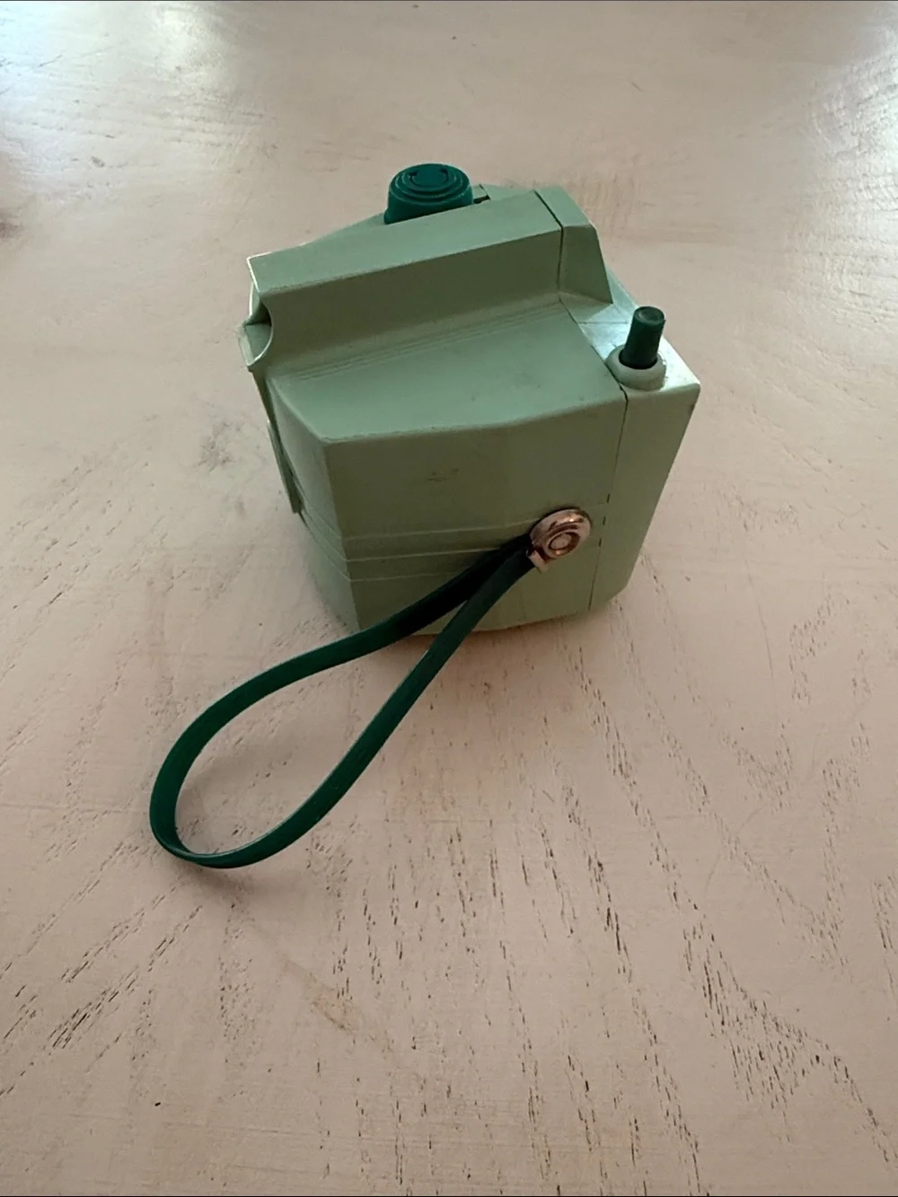 Savoy Imperial Box Camera Seafoam Green with Film 1960’s - untested - Picture 6 of 14